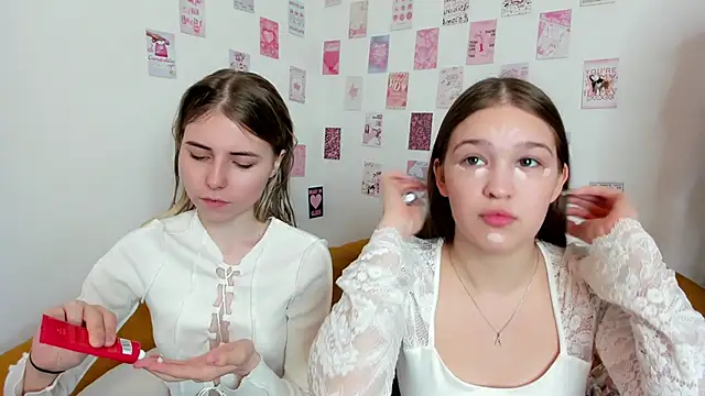 PlayfulMelly online show from May 2026 09:17:02 AM
