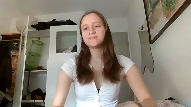 SoftieSophie online show from June 2026 06:01:01 AM
