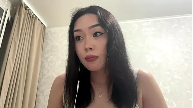 LilowNax online show from May 2026 08:39:02 PM
