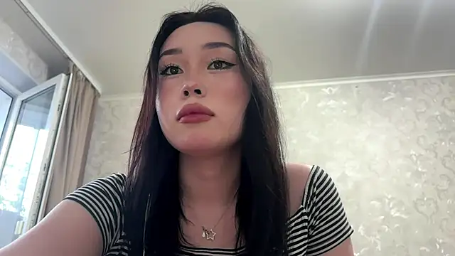 LilowNax online show from June 2026 04:11:01 PM