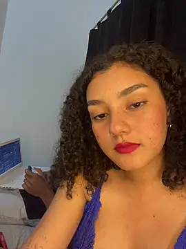 Snapshot of ErosyHera chatting on July 2026 04:25:01 AM ErosyHera online show from July 2026 04:25:01 AM