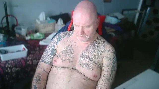 Tattooed Dilf 01 online show from May 2026 02:14:01 PM