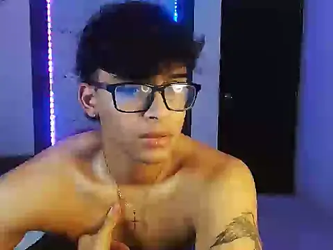 Snapshot of Mr_yisuzz chatting on May 2026 11:18:01 AM Mr yisuzz online show from May 2026 11:18:01 AM