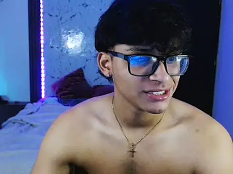 Snapshot of Mr_yisuzz chatting on June 2026 02:33:01 PM Mr yisuzz online show from June 2026 02:33:01 PM