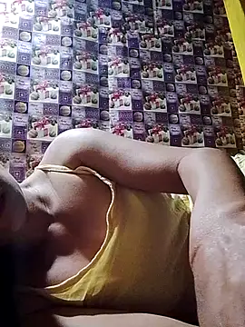 hotmom lyn online show from June 2026 07:06:02 PM