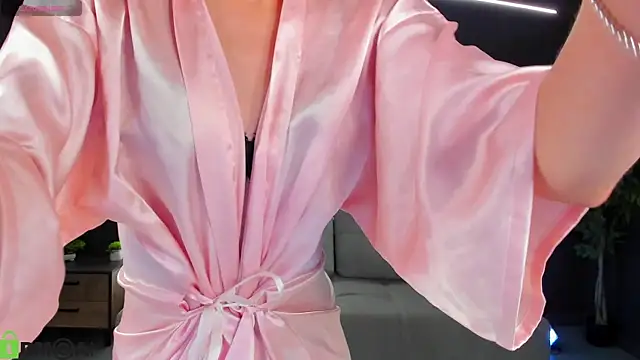 lura lust online show from July 2026 04:10:01 AM