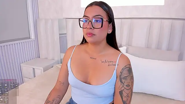 Snapshot of barbara_luxx chatting on May 2026 01:42:02 PM barbara luxx online show from May 2026 01:42:02 PM