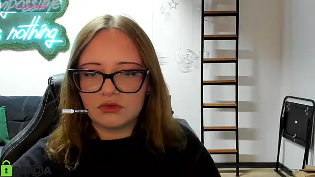 Snapshot of JuliNy_x chatting on May 2026 06:16:02 PM JuliNy x online show from May 2026 06:16:02 PM