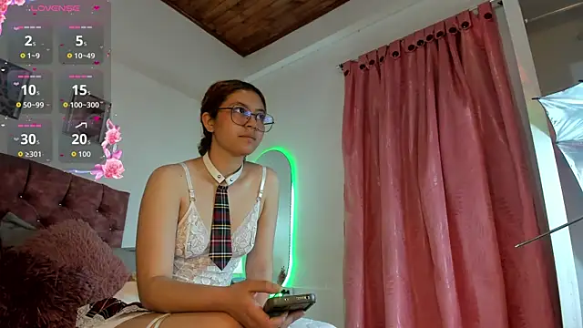 Mia Nova5 online show from July 2026 12:20:01 PM
