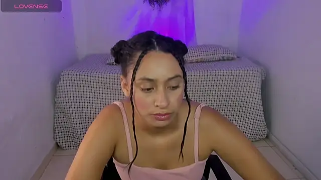  miavelvett online show from July 2026 08:05:01 PM