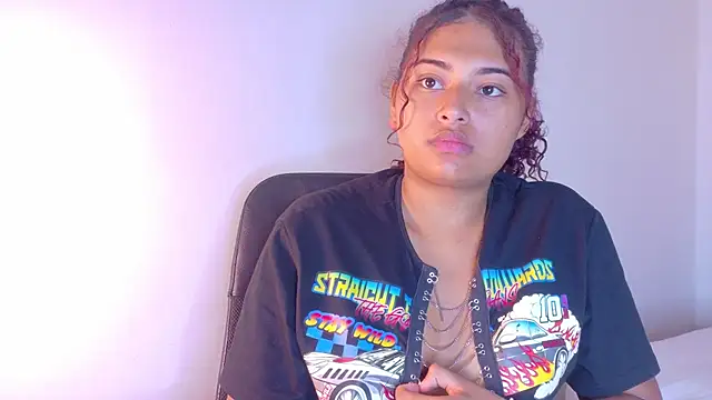 AmeliaLaurent  online show from July 2026 05:09:01 PM