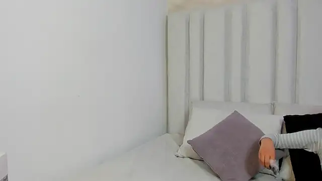 rachel ruso online show from June 2026 05:01:02 AM