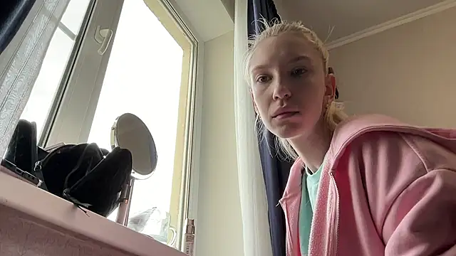 LunaWhiteX online show from May 2026 09:50:02 AM