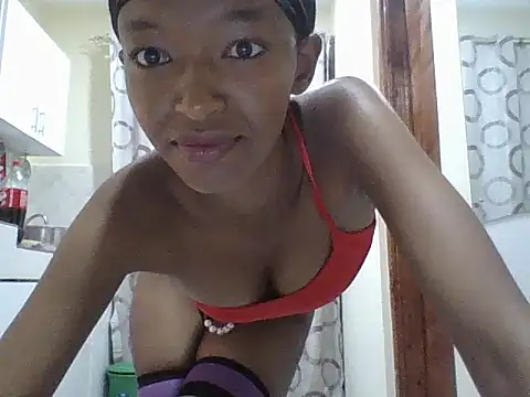 Snapshot of Miss_lavagirl chatting on June 2026 05:17:02 PM Miss lavagirl online show from June 2026 05:17:02 PM