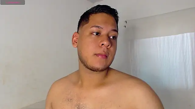 Snapshot of nicolas_cr1 chatting on June 2026 03:28:02 PM nicolas cr1 online show from June 2026 03:28:02 PM