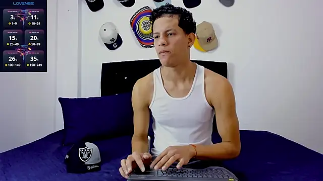 Snapshot of theo_bigcock_ chatting on July 2026 06:47:02 PM theo bigcock online show from July 2026 06:47:02 PM
