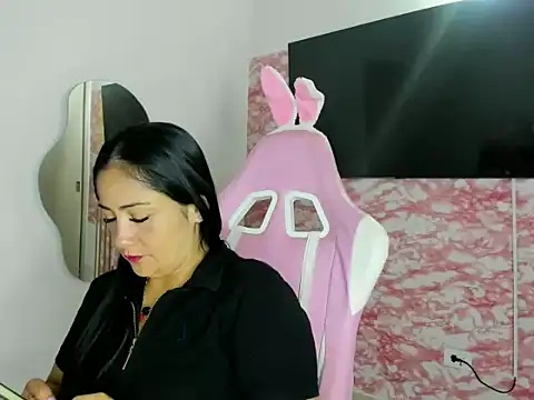 Amira Princesa online show from May 2026 03:20:01 PM