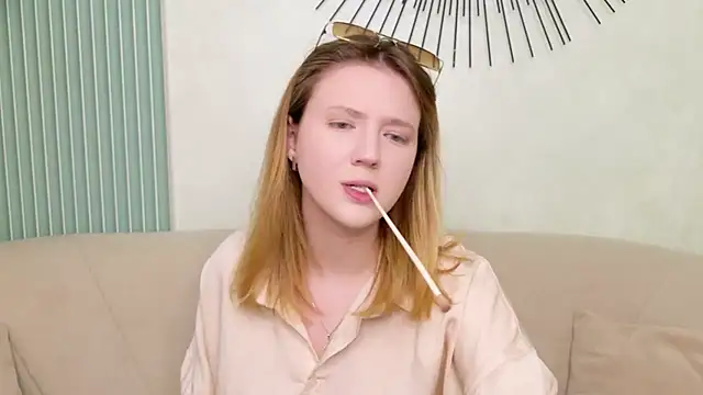Laura Stellar online show from July 2026 05:58:01 AM