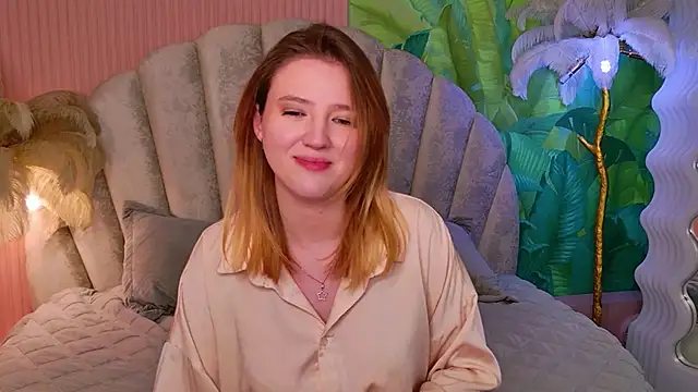 Laura Stellar online show from July 2026 12:59:01 PM