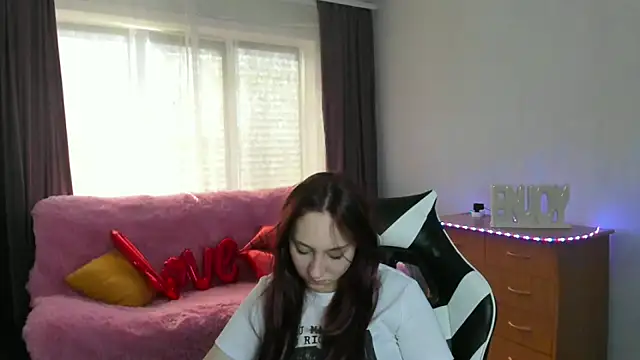 ModelGyrl online show from June 2026 02:39:01 AM