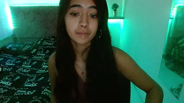 sofiacumgil online show from July 2026 02:08:02 PM