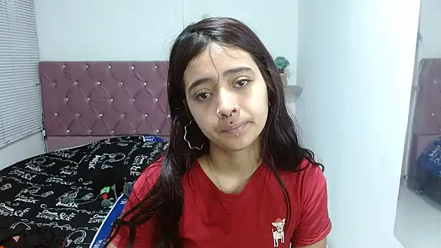 sofiacumgil online show from July 2026 12:30:01 PM