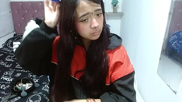 sofiacumgil online show from July 2026 12:36:02 PM