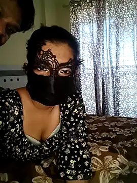 Snapshot of Desii_Couple69 chatting on May 2026 11:07:01 AM Desii Couple69 online show from May 2026 11:07:01 AM