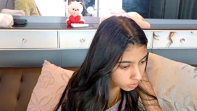velvetmia68 online show from July 2026 04:50:01 PM