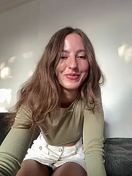 gymgirllaura online show from July 2026 06:13:01 PM
