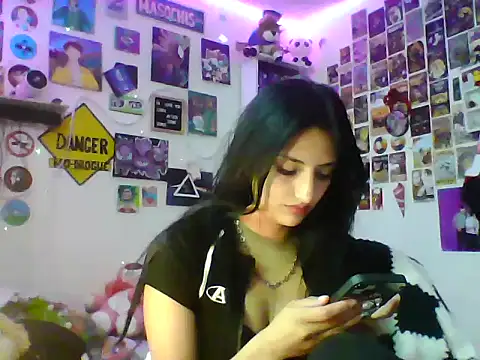 Snapshot of angelgirl2006 chatting on June 2026 01:09:01 AM angelgirl2006 online show from June 2026 01:09:01 AM