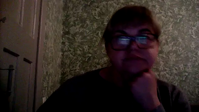 Empress211 online show from May 2026 06:16:02 PM