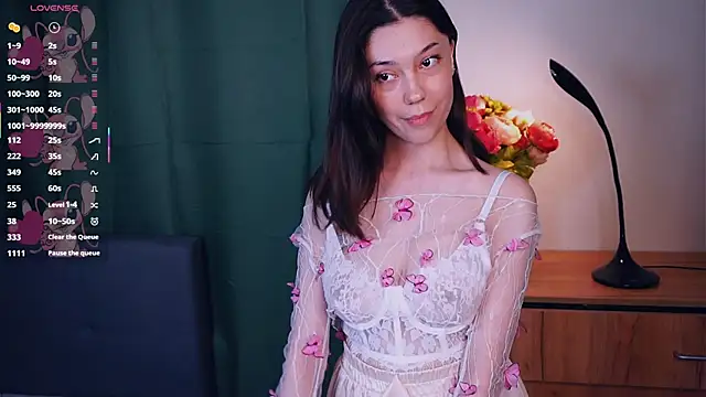DellaSchane online show from June 2026 10:37:01 PM