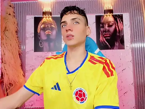 latino boyy  online show from June 2026 03:45:01 AM
