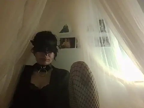 Nyx Nuit online show from June 2026 11:25:01 PM