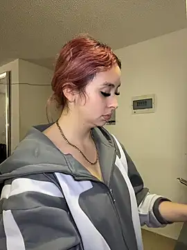 Sophia LuxxX online show from June 2026 07:57:02 PM