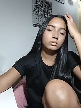 xcleila online show from June 2026 02:01:02 AM