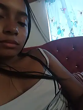 xcleila online show from June 2026 04:00:01 PM