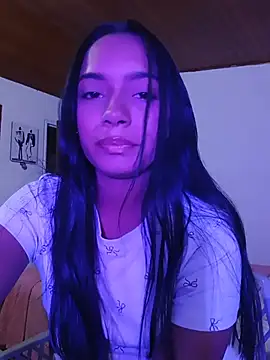 xcleila online show from June 2026 03:00:01 AM