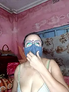 MoonLusty online show from June 2026 06:15:02 AM