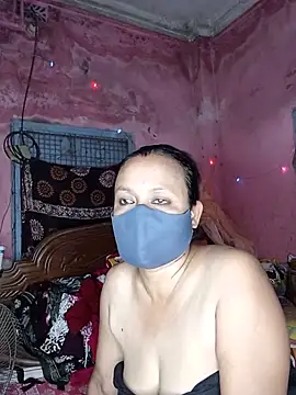 MoonLusty online show from June 2026 05:25:01 PM