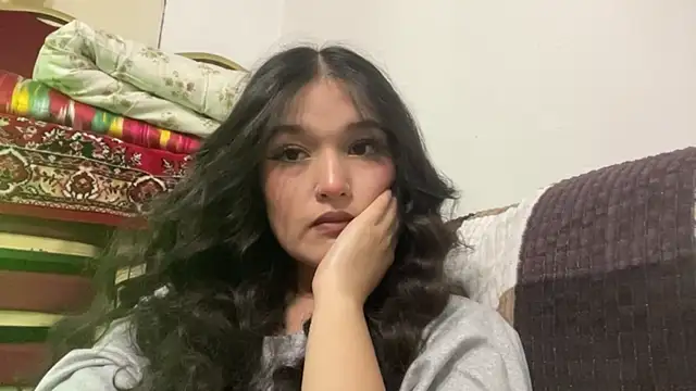 LisetteParajon online show from May 2026 04:04:01 PM
