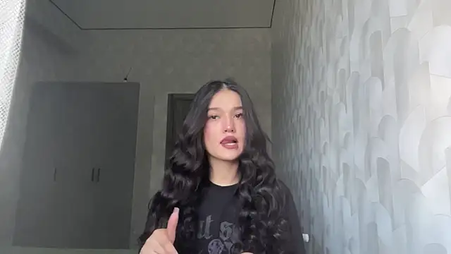 LisetteParajon online show from June 2026 05:08:01 AM