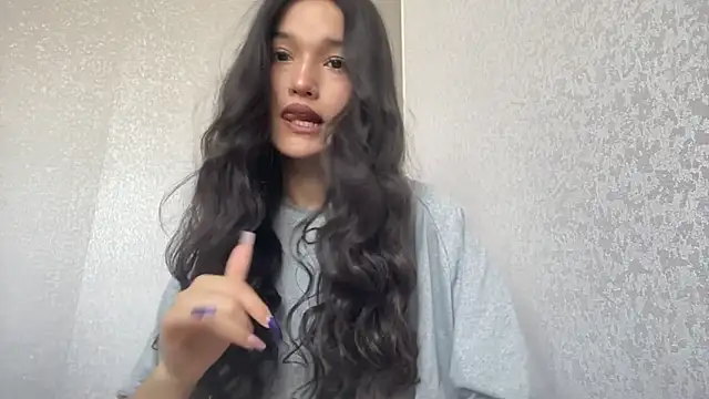 LisetteParajon online show from June 2026 05:17:01 AM