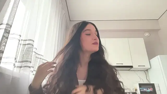 LisetteParajon online show from July 2026 05:03:02 AM