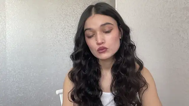 LisetteParajon online show from July 2026 05:02:02 AM