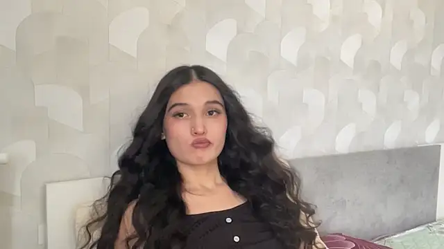 LisetteParajon online show from July 2026 10:39:01 AM