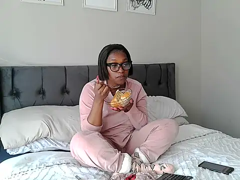 MissLaToYa online show from June 2026 12:00:01 PM