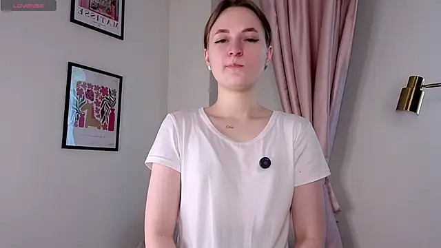 LeishaChamblee online show from June 2026 04:02:02 AM