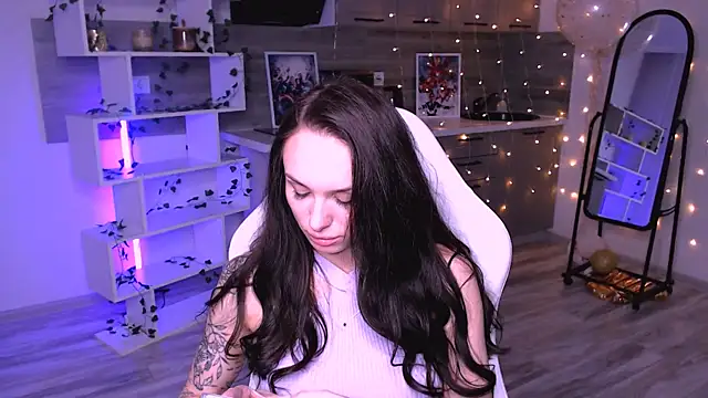 NicoleMerz online show from May 2026 07:44:02 PM